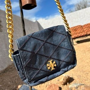 Tory Burch navy crossbody with chunky gold chain strap